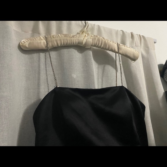 Formal dress - Picture 4 of 5